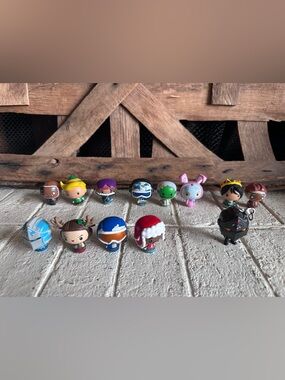 Fortnite Advent Calendar Figures Incomplete Set plus Black knight keychain